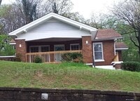 Building Photo - 200 9th Ct W