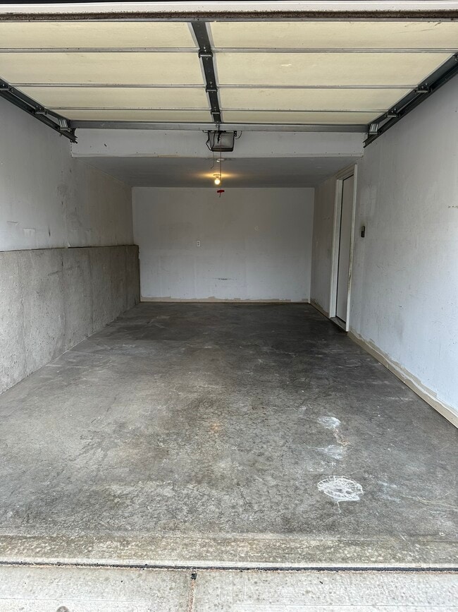 Building Photo - 805 Black Jack Rd