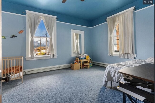 Building Photo - Charming 2 Bed, 2 Bath Apartment in Downtown Hamilton