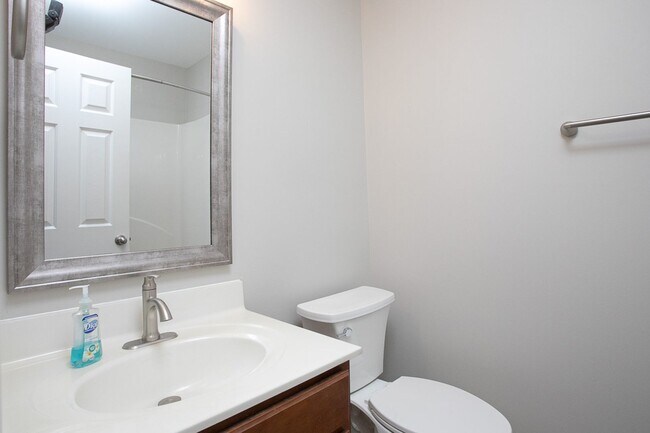 Building Photo - Beautiful 5 bedroom home in Cameron Estates!