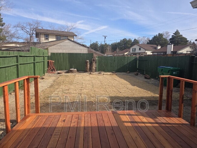 Building Photo - 450 Tracy Ln