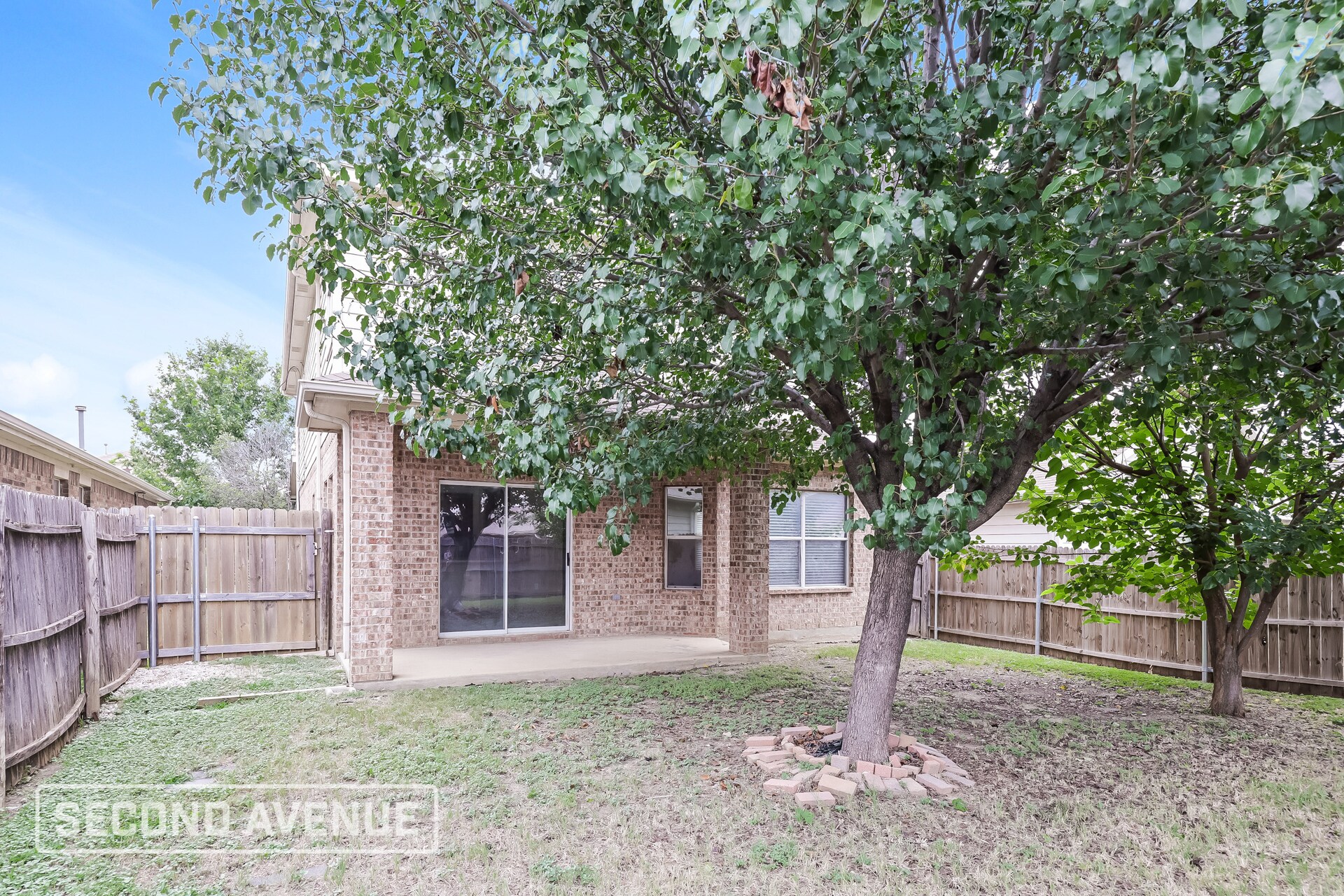 Building Photo - 2120 Ingrid Ln