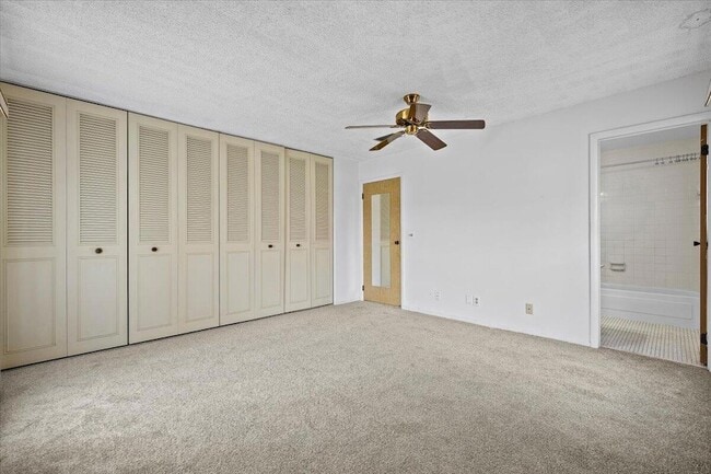 Building Photo - 102 Amherst Ln