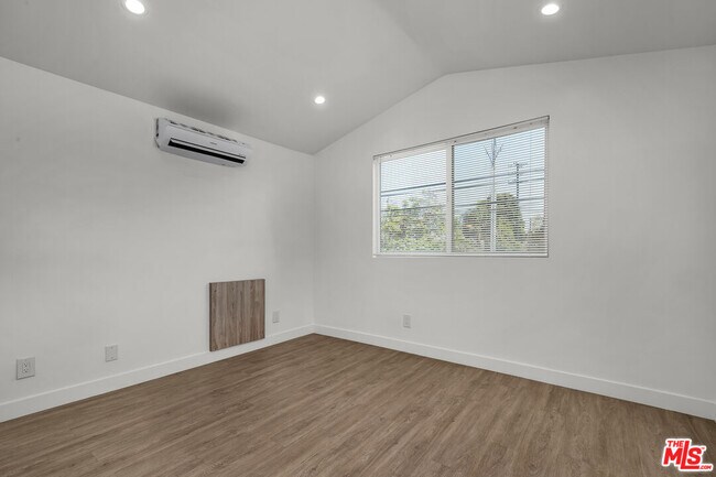 Building Photo - 825 San Miguel Ave
