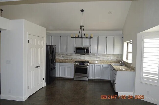 Building Photo - 625 Berlin Way