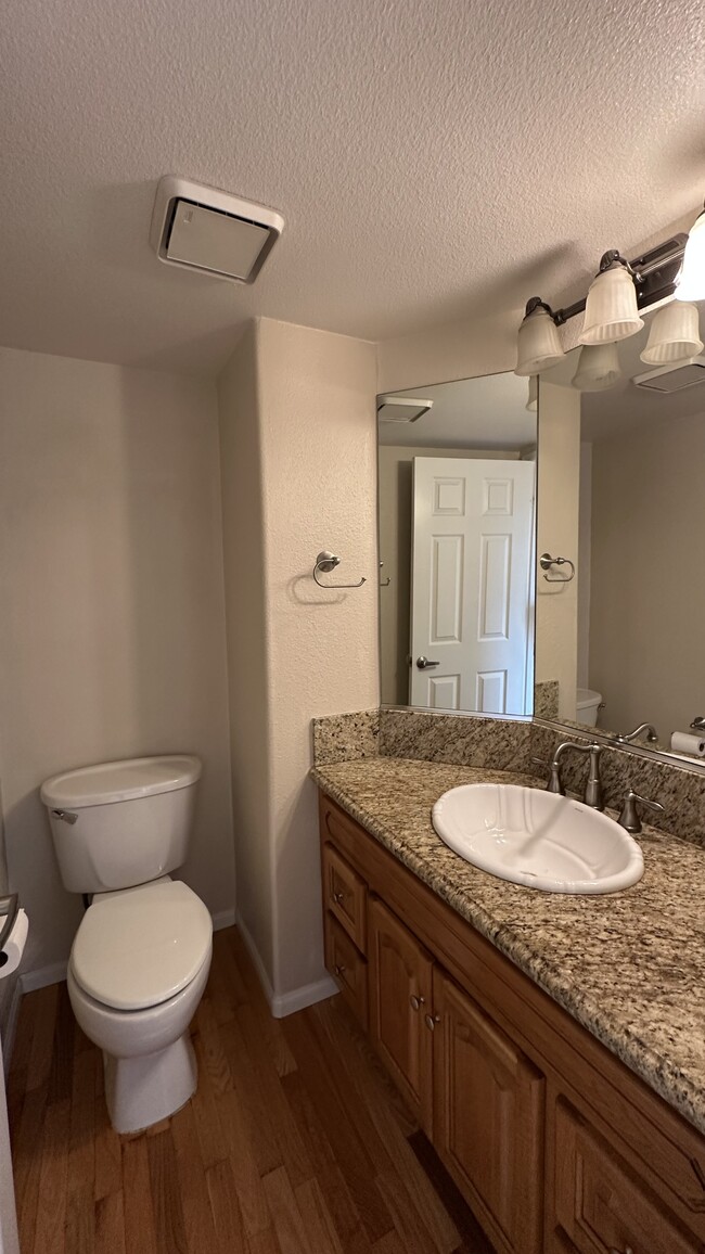 Building Photo - 9731 El Paseo Dr