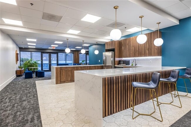 Building Photo - 620 Peachtree St NE