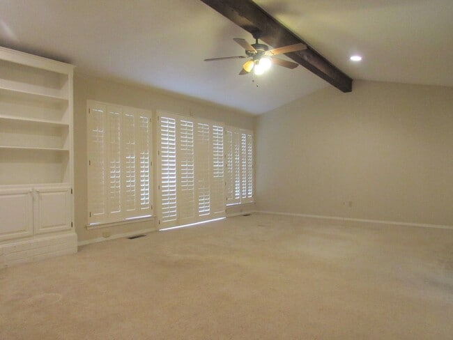 Building Photo - 7016 Stonycreek Dr