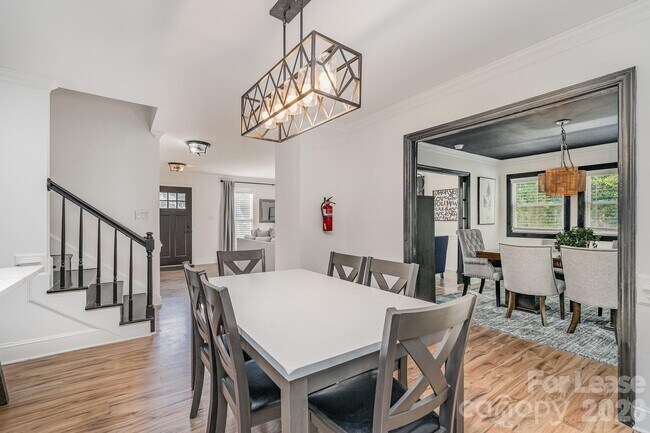 Building Photo - 8823 Dartmoor Pl