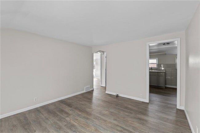 Building Photo - 6812 Grand Ave