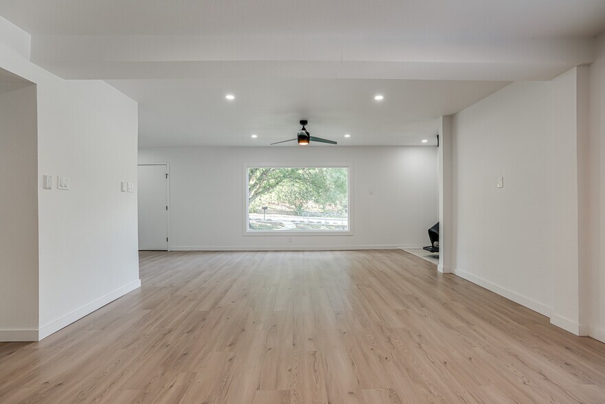 dining and living - 568 W Quill Dr