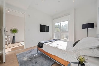 Building Photo - 8820 Belford Ave