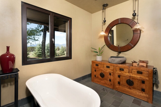 Building Photo - 665 Callicotte Ranch Dr