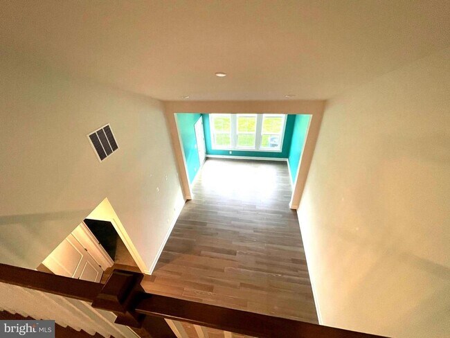 Building Photo - 33789 Freeport Dr