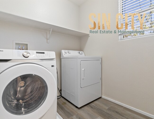 Building Photo - Beautiful 3-Bedroom, 2.5-Bath Two-Story Home in North Las Vegas