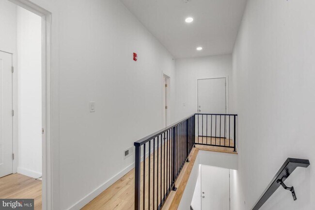 Building Photo - 2045 Trenton Ave