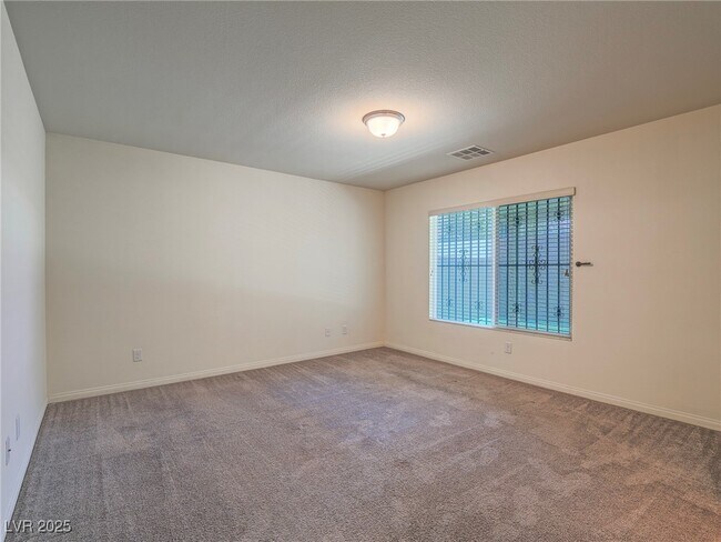 Building Photo - 5391 Kennedy Hill Ave