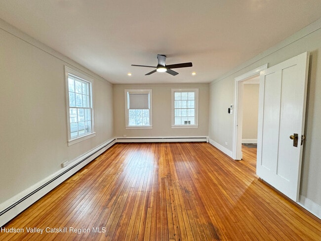 Building Photo - 340 Main St