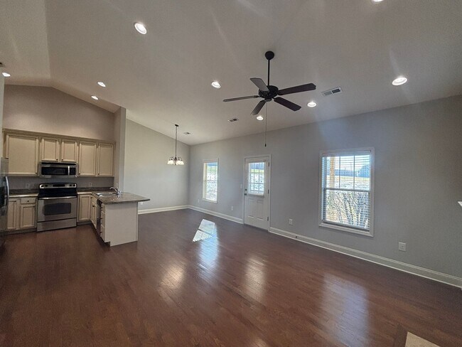 Building Photo - Coming Soon! Stunning 3 bedroom/2 Bath Home in Gray, $2200