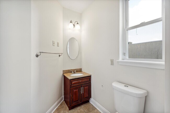 Building Photo - 1916 N 18th St