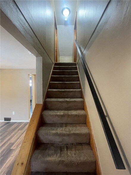 Building Photo - 149 Parkwood Rd