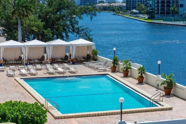 Building Photo - 3000 S Ocean Dr