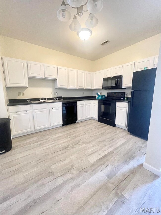 Building Photo - 4057 Gentry Ln