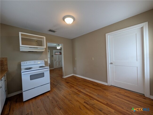 Building Photo - 1185 W Mill St