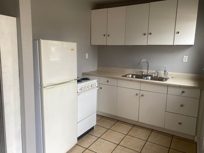 Building Photo - Cozy 1 Bed 1 Bath Duplex Near ACU