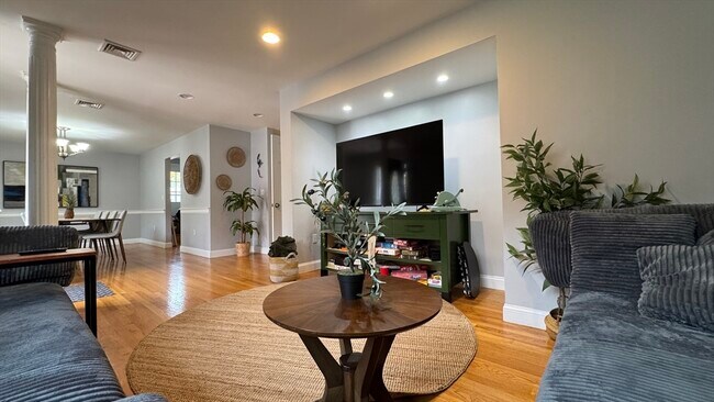 Building Photo - 154 Wiswall Rd