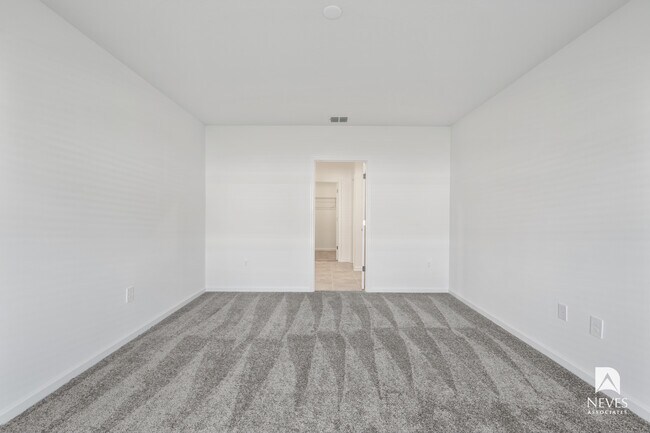 Building Photo - 4980 Worchester Dr