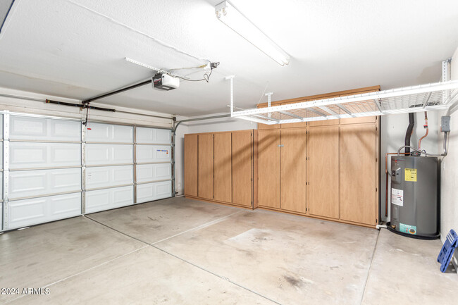 Building Photo - 7217 W Crest Ln