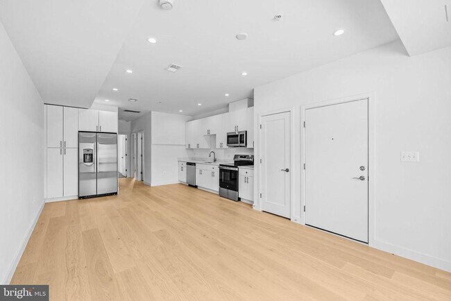 Building Photo - 2534 Elvans Rd SE