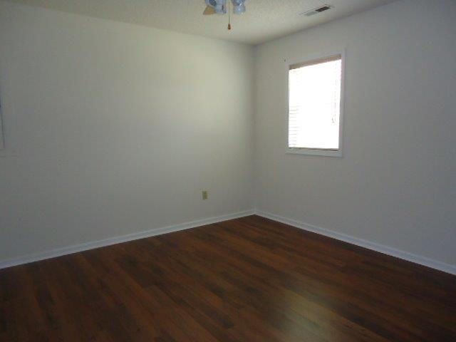 Building Photo - 109 Willow Way