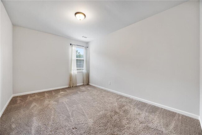 Building Photo - 130 Logan Pass Dr