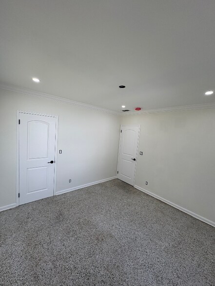 Building Photo - 431 52nd St