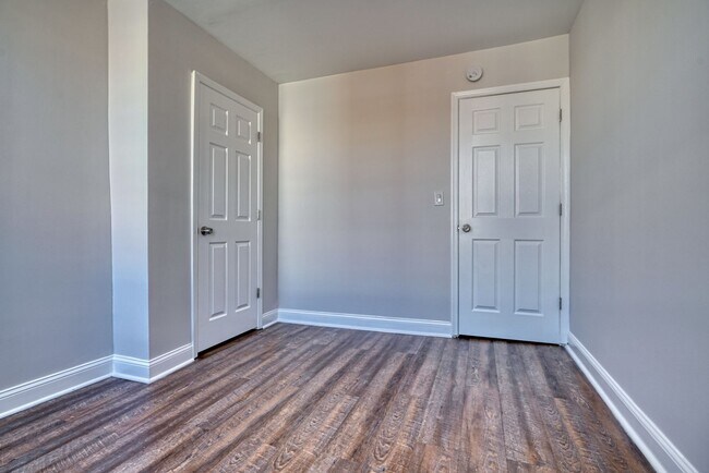 Building Photo - 1343 Sargeant St