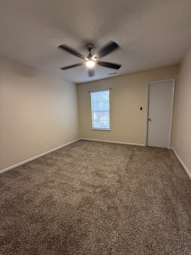 Building Photo - Charming 2 Bedroom Townhous 1068 W. Pueblo Dr.