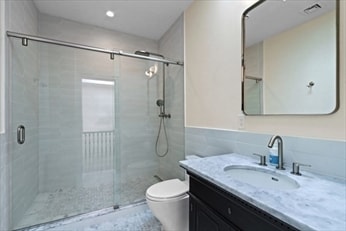 Building Photo - 57 Monmouth St