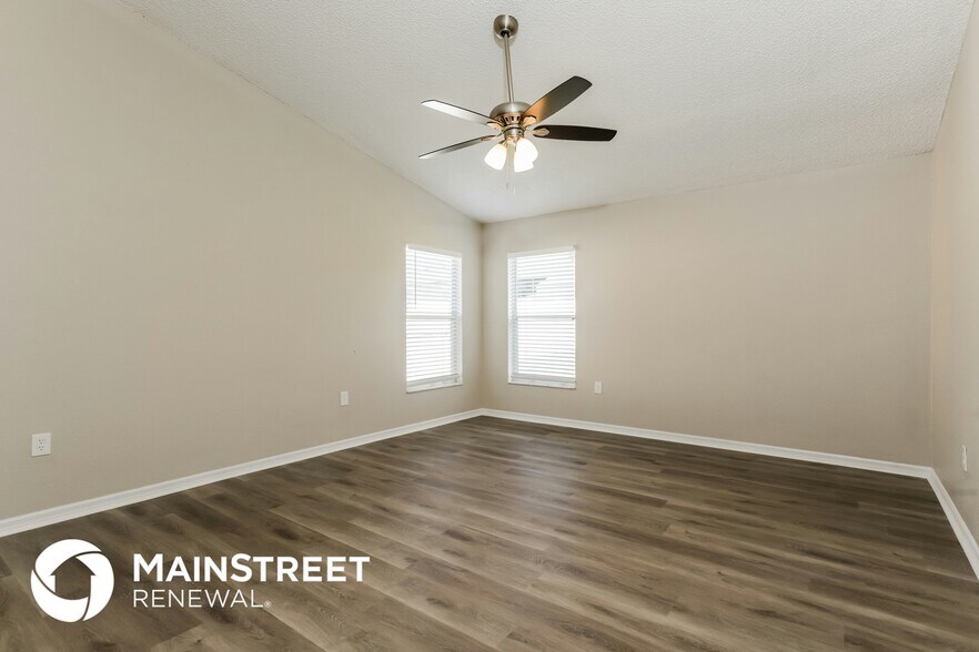 Building Photo - 2704 Champion Ridge Dr