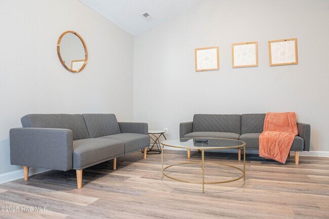 Building Photo - 2503 East St