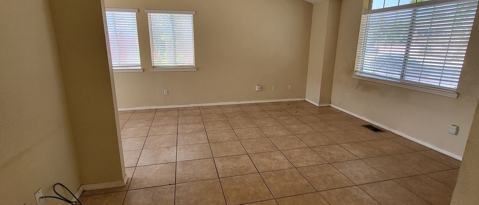 Building Photo - 2845 Tangerine Dr