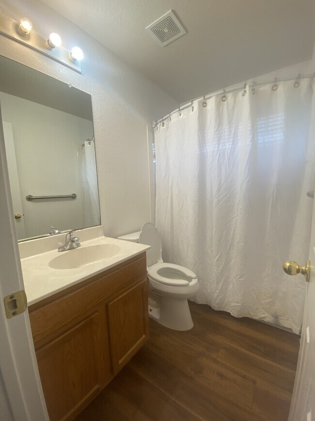 BATHROOM #1 - 1119 Burgess Dr