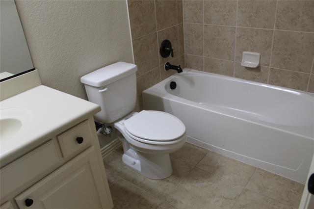 Building Photo - 445 Whitewing Ln