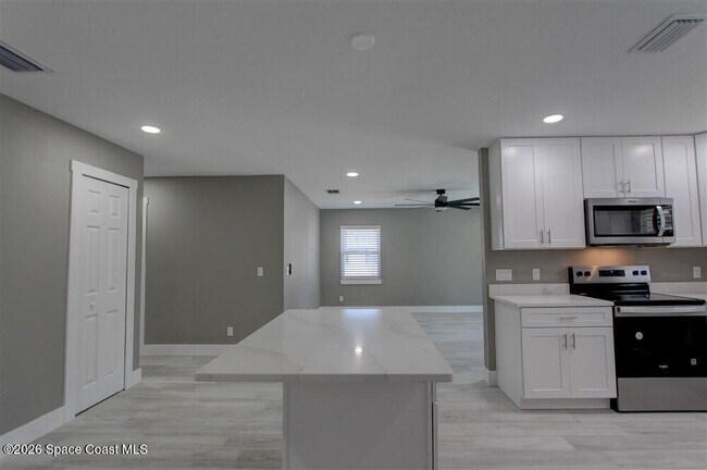 Building Photo - 983 Beechfern Ln