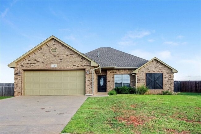 Primary Photo - Beautiful 4 + Bedroom Home in Gated North ...