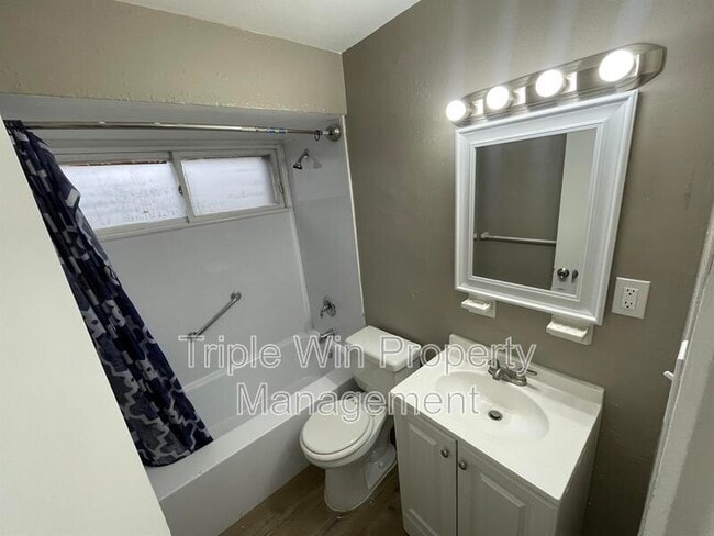 Building Photo - 8322 Sagewood Ln