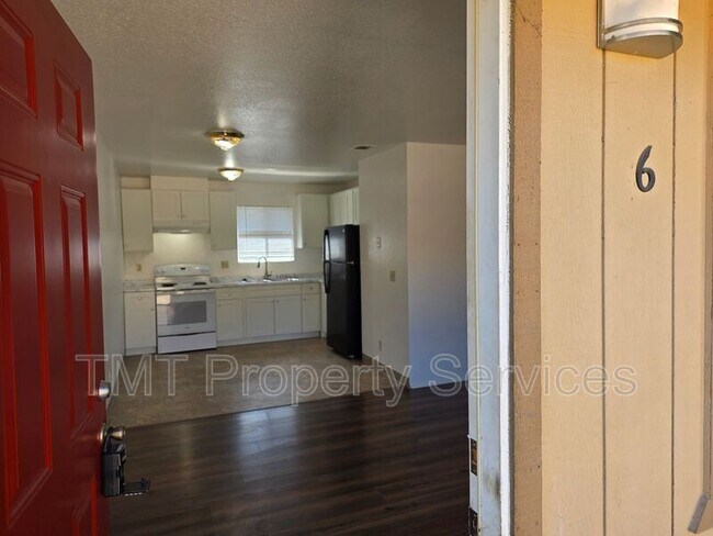 Building Photo - 228 McFarland St