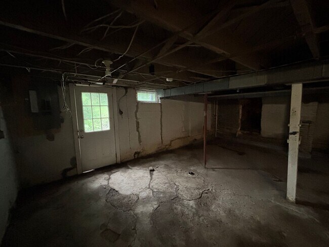 Building Photo - 655 Beatty Rd