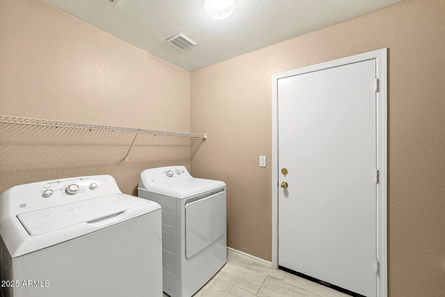 Building Photo - 863 S 239th Ln